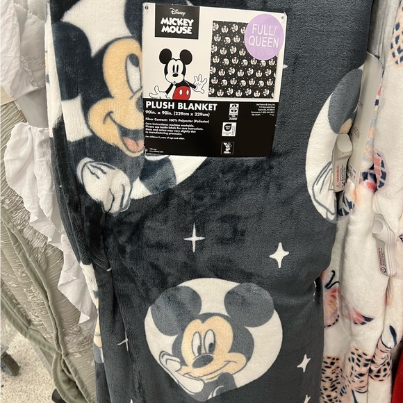 Disney Mickey Mouse full/queen Plush Blanket